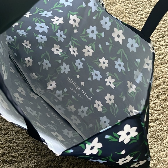 Brand New! Never Used! Kate Spade Tote Bag! - Picture 3 of 3